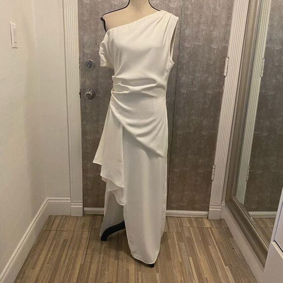 NWT Elliatt dress, M - Picture 5 of 15